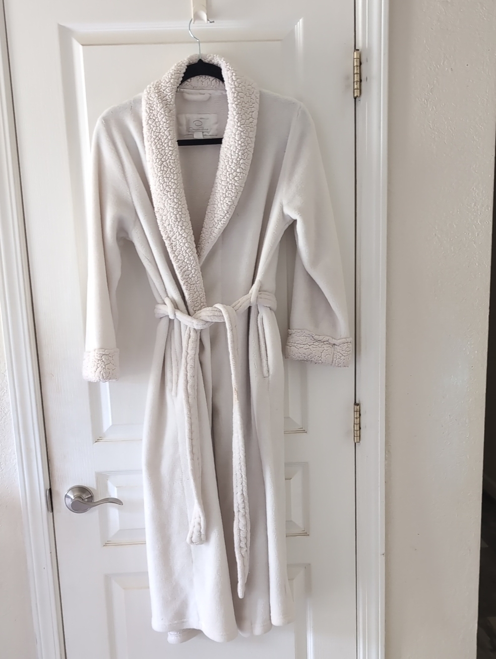 Oscar de la Renta Cream Shawl-Collar Bathrobe with Sherpa Trim